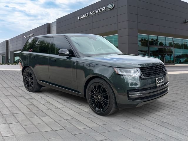 Used 2024  Land Rover SE image 7