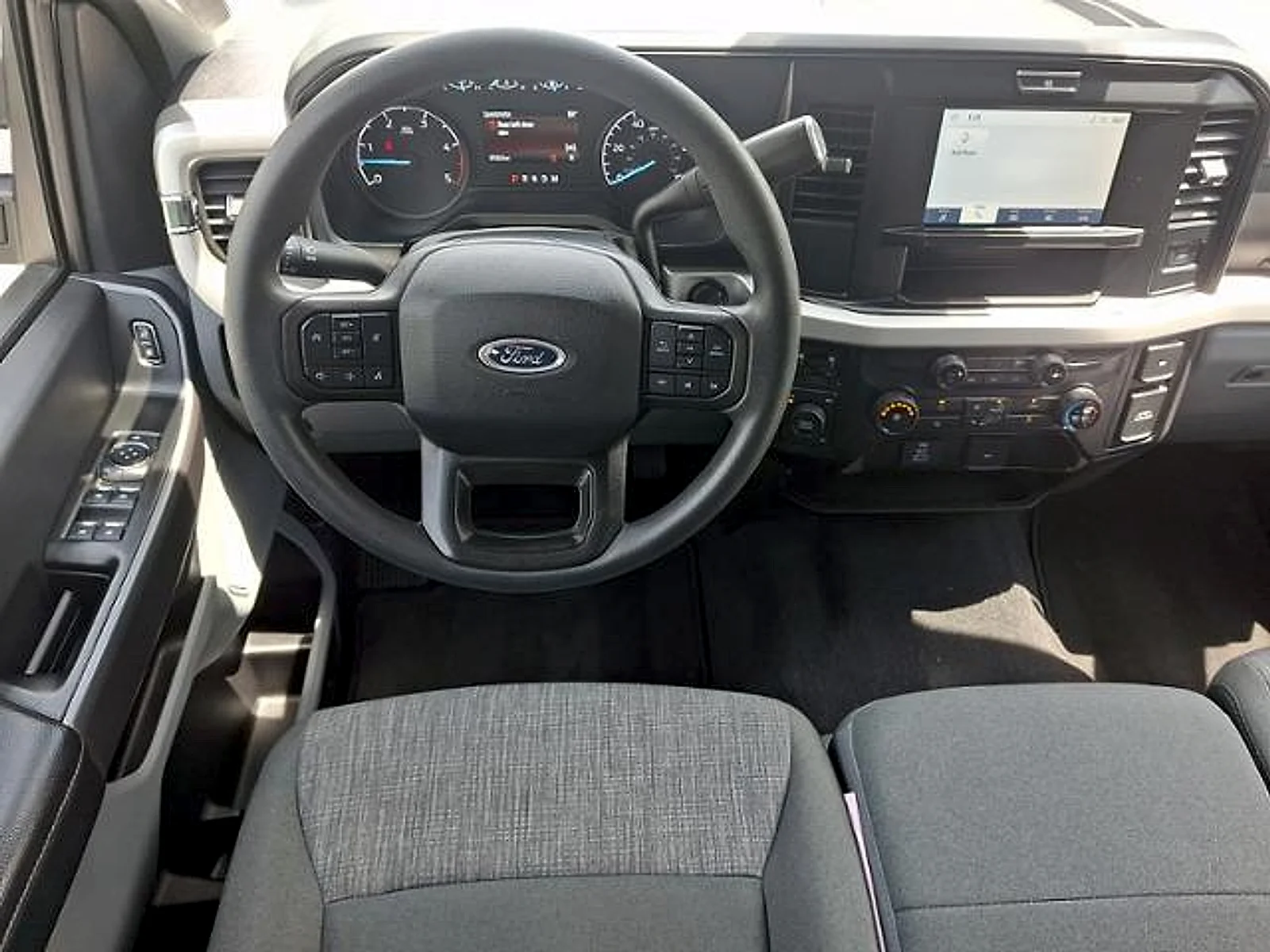 Used 2025 Oxford White Ford XLT image 12