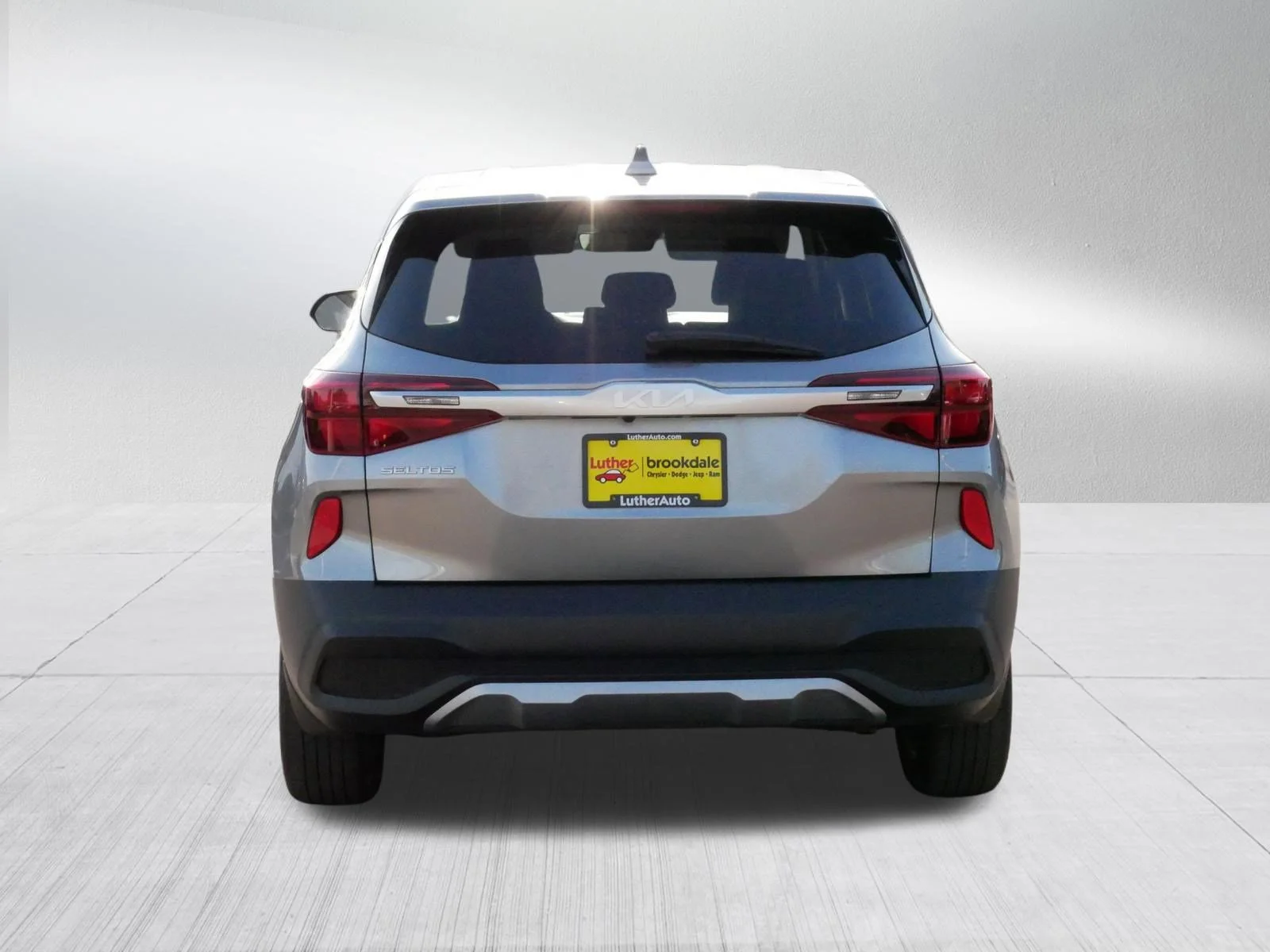 Used 2023 Steel Gray Kia LX image 6