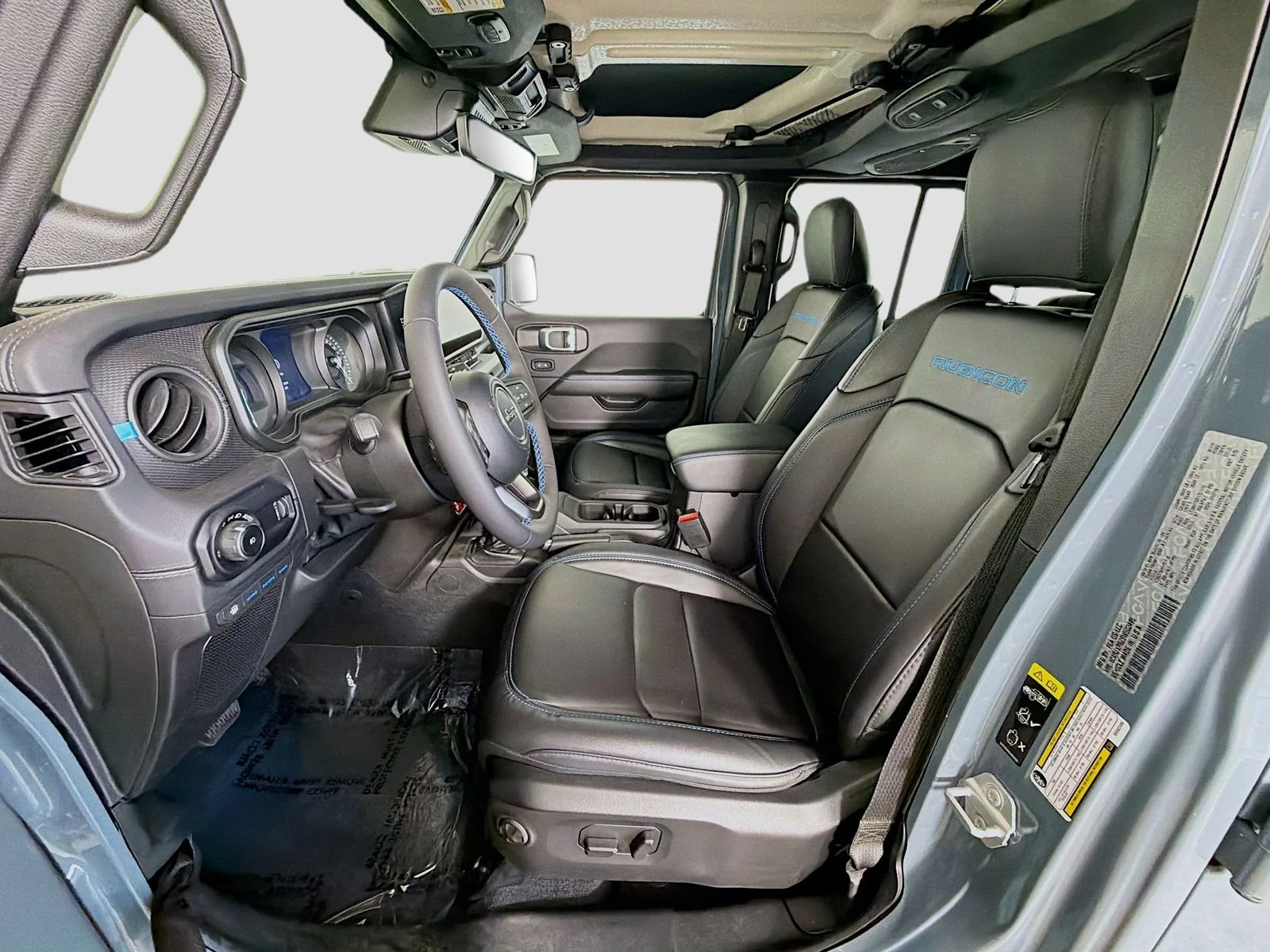 Used 2025 Anvil Clear Coat Jeep Rubicon 4xe image 21