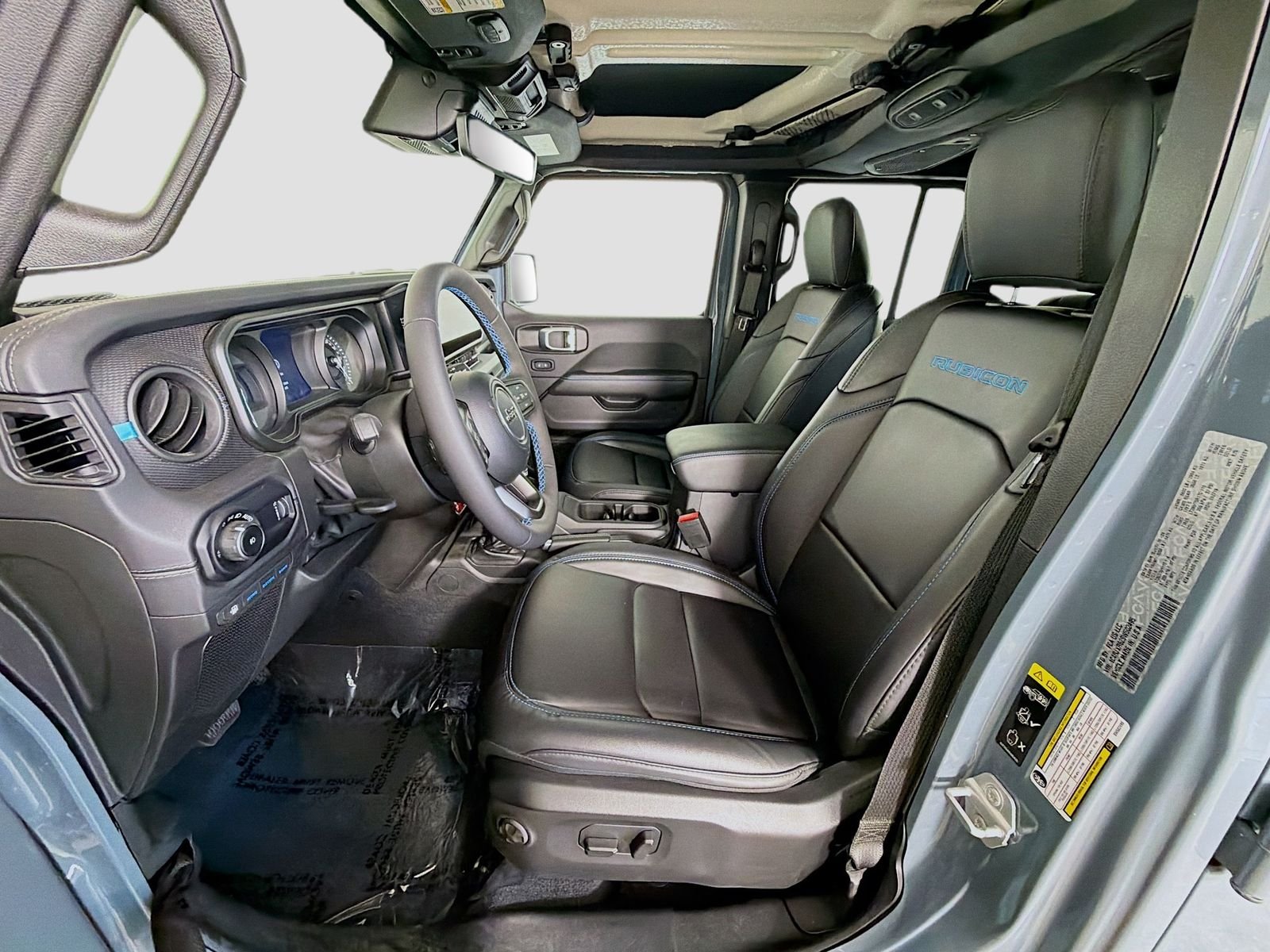 Used 2025 Anvil Clear Coat Jeep Rubicon 4xe image 21