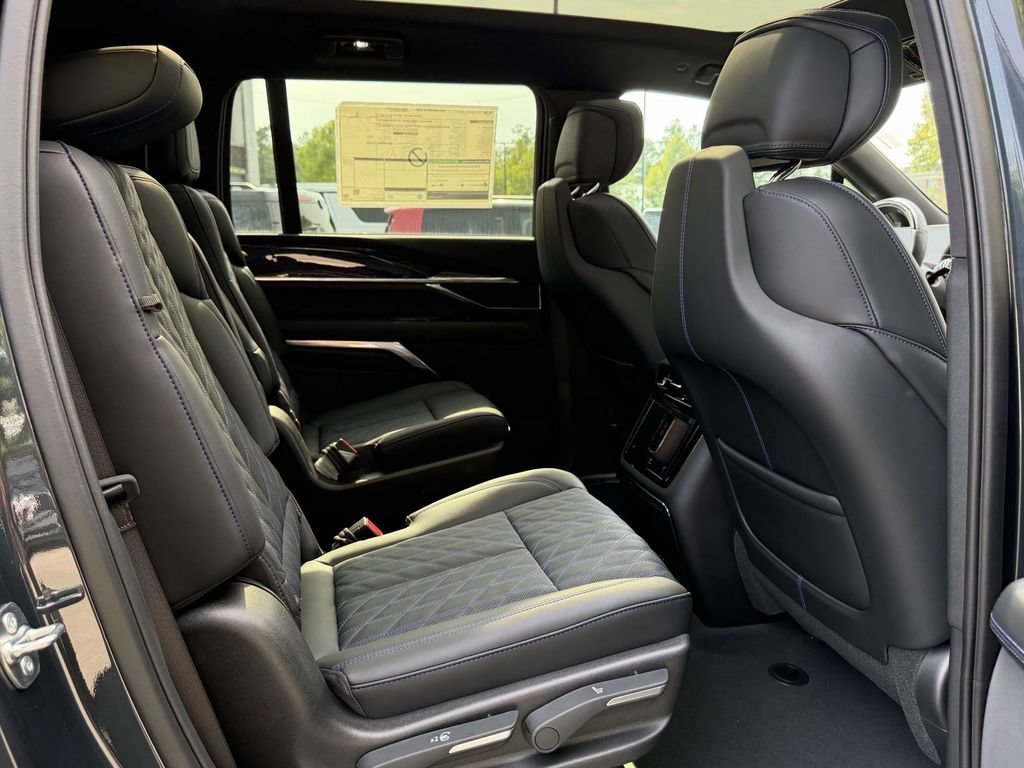 2026 Cadillac Escalade IQL Sport - Photo 11