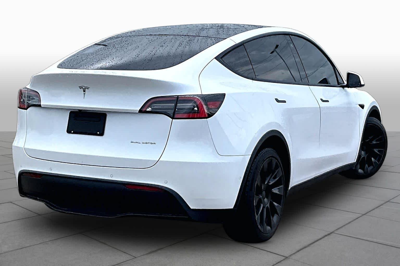 Used 2020 Pearl White Multi-Coat Tesla Long Range image 11