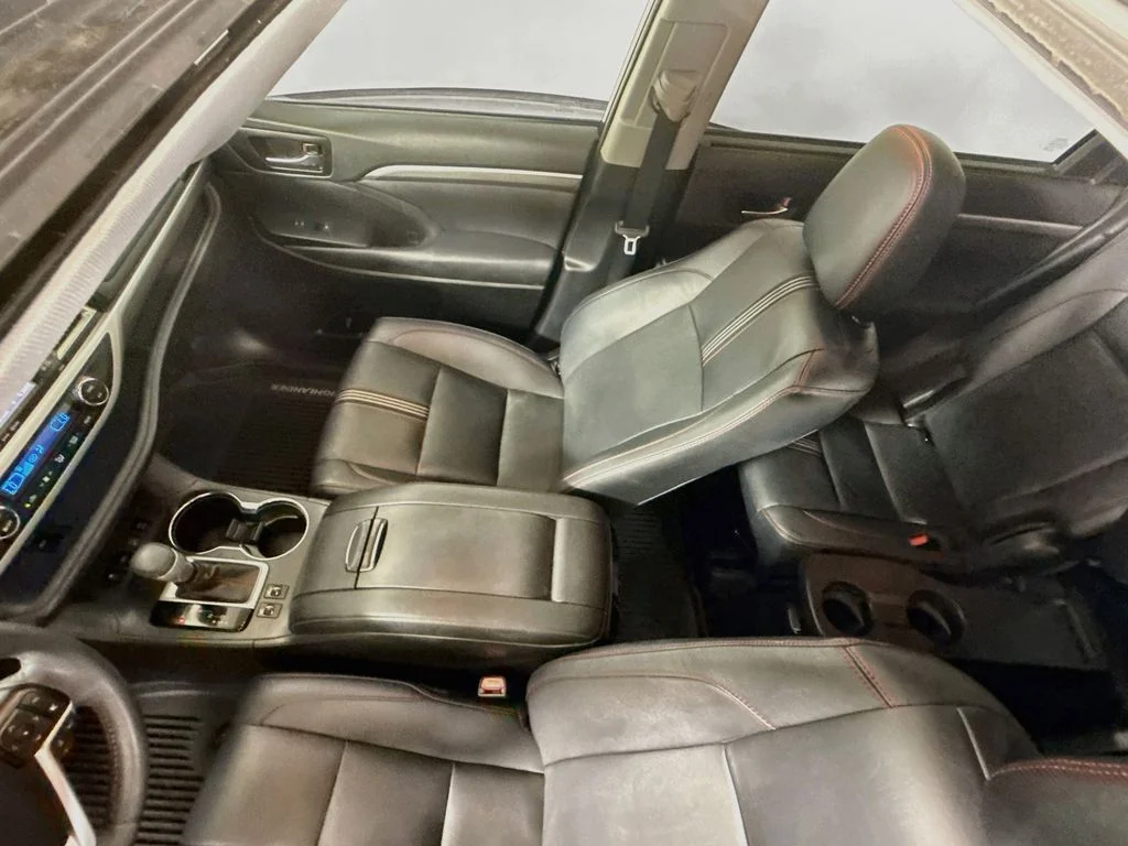 Used 2019 Blizzard Pearl Toyota SE image 20