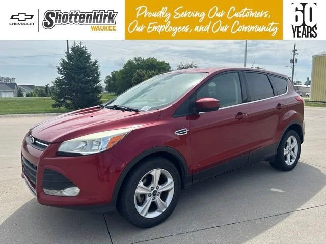 Used 2014 Red Ford SE image 1