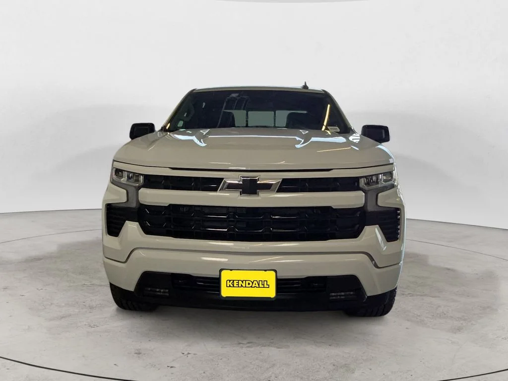 Used 2025 White Chevrolet RST image 2