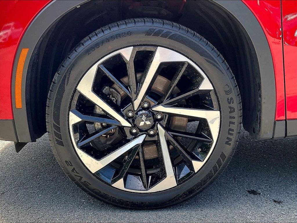 Used 2024 Red Mitsubishi SE image 23