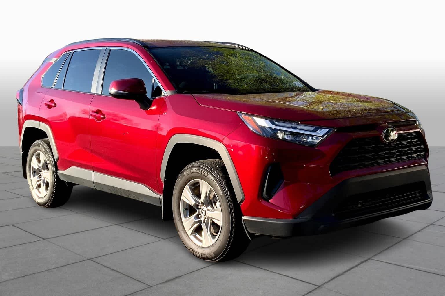 Used 2024 Ruby Flare Pearl Toyota XLE image 3