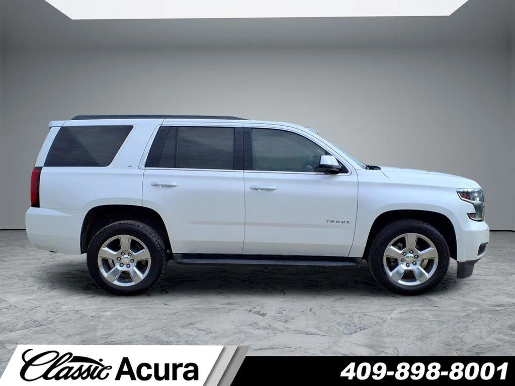Used 2017 Iridescent Pearl Tricoat Chevrolet LT image 8
