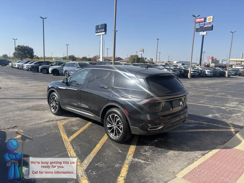 Used 2024 Black Metallic Lincoln Premiere image 3