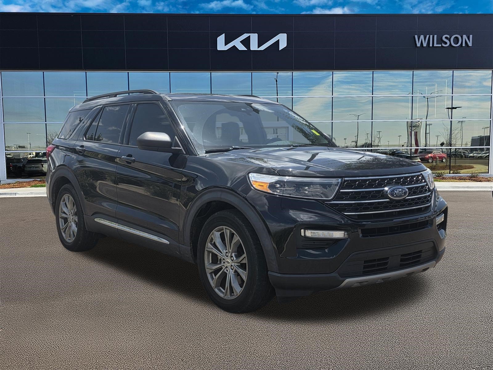 Used 2020 Black Metallic Ford XLT image 3