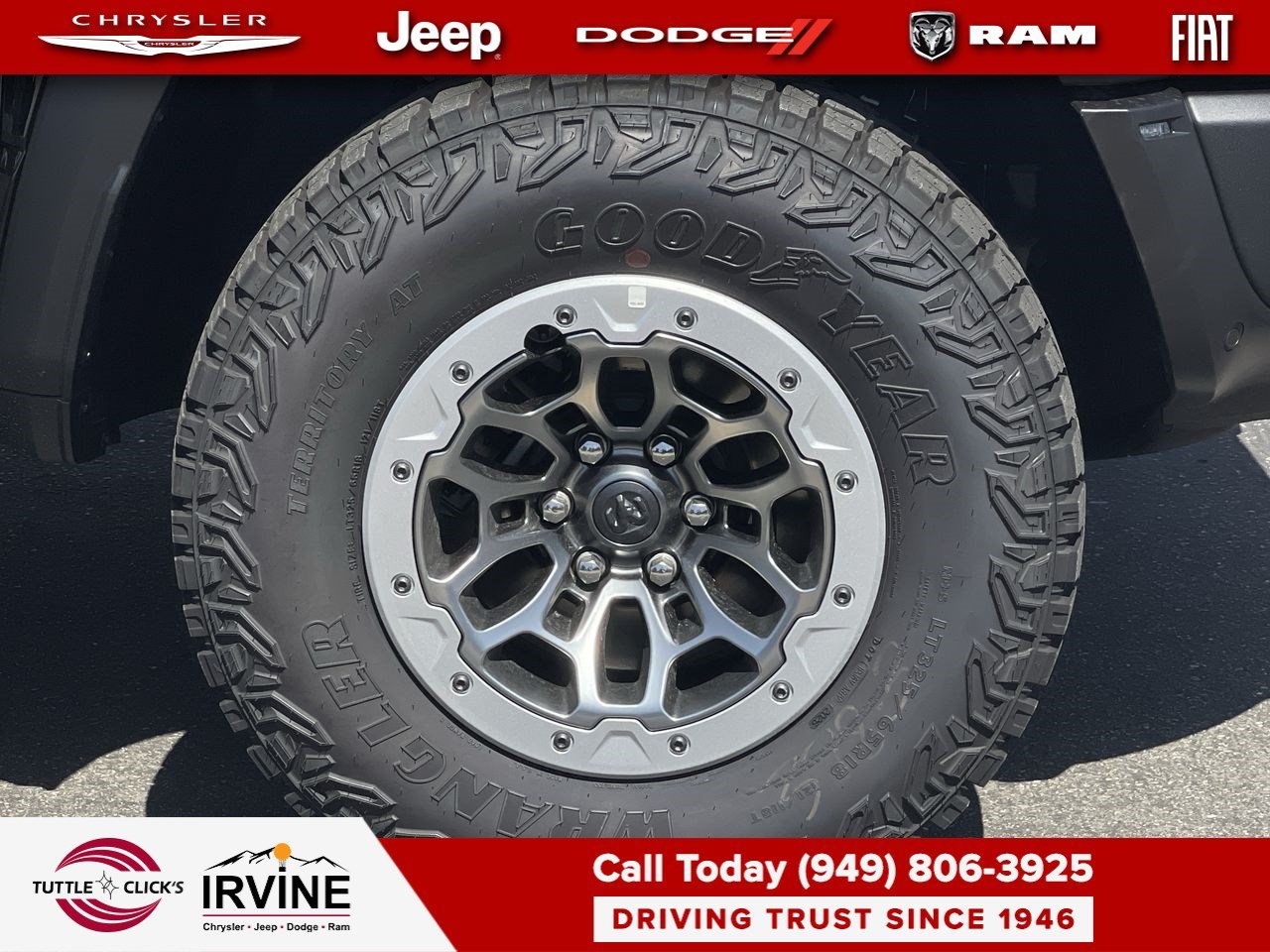 New 2026 Diamond Black Crystal Pearl-Coat Exterior Paint RAM RHO image 10