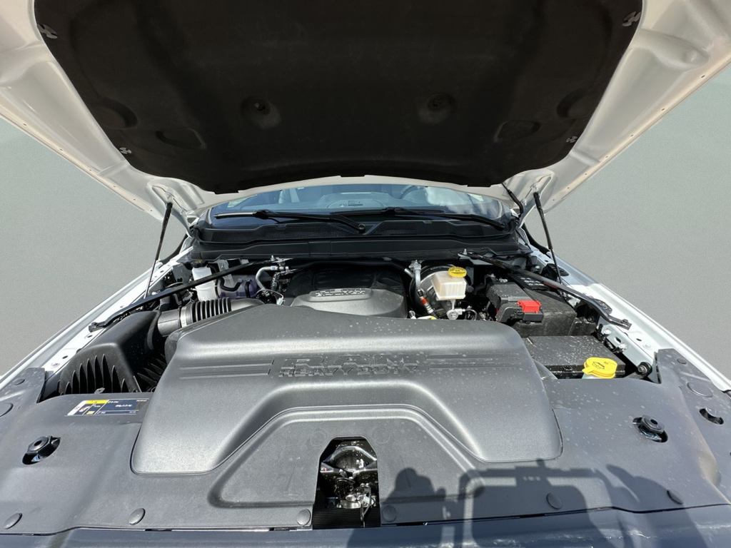 New 2026 Bright White Clearcoat RAM Tradesman image 40