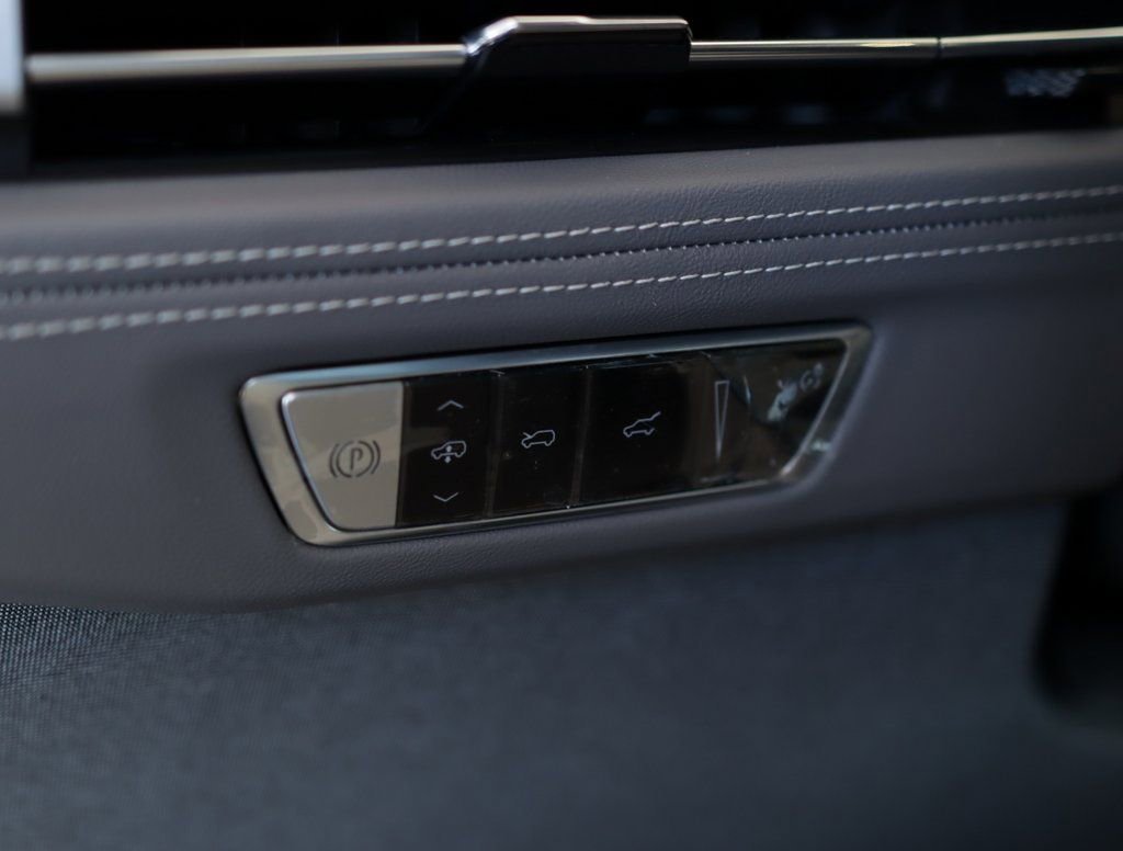 2026 Cadillac Escalade IQ Luxury - Photo 10