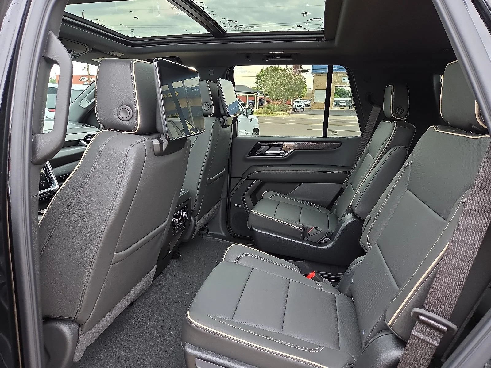 2026 GMC Yukon Elevation - Photo 9