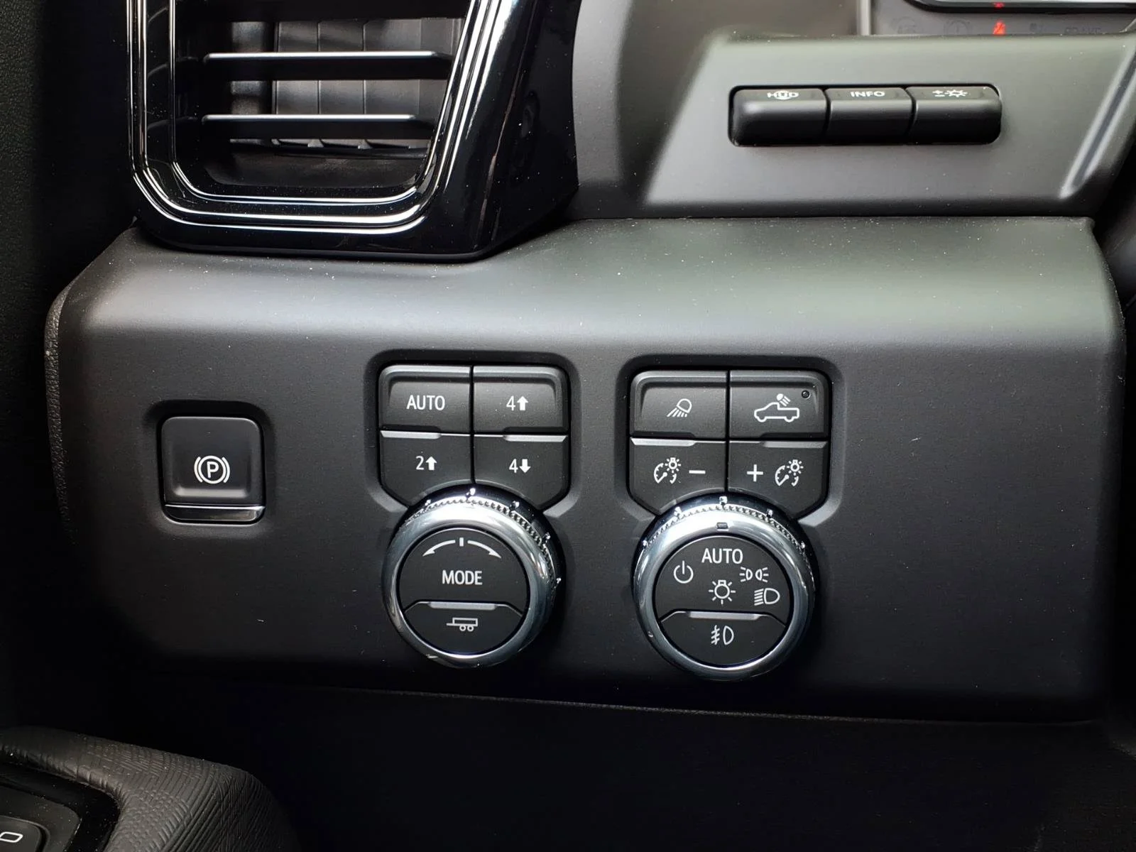 2026 GMC Sierra 1500 AT4X - Photo 23