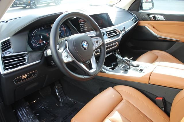 Used 2022 Blue BMW xDrive40i image 3