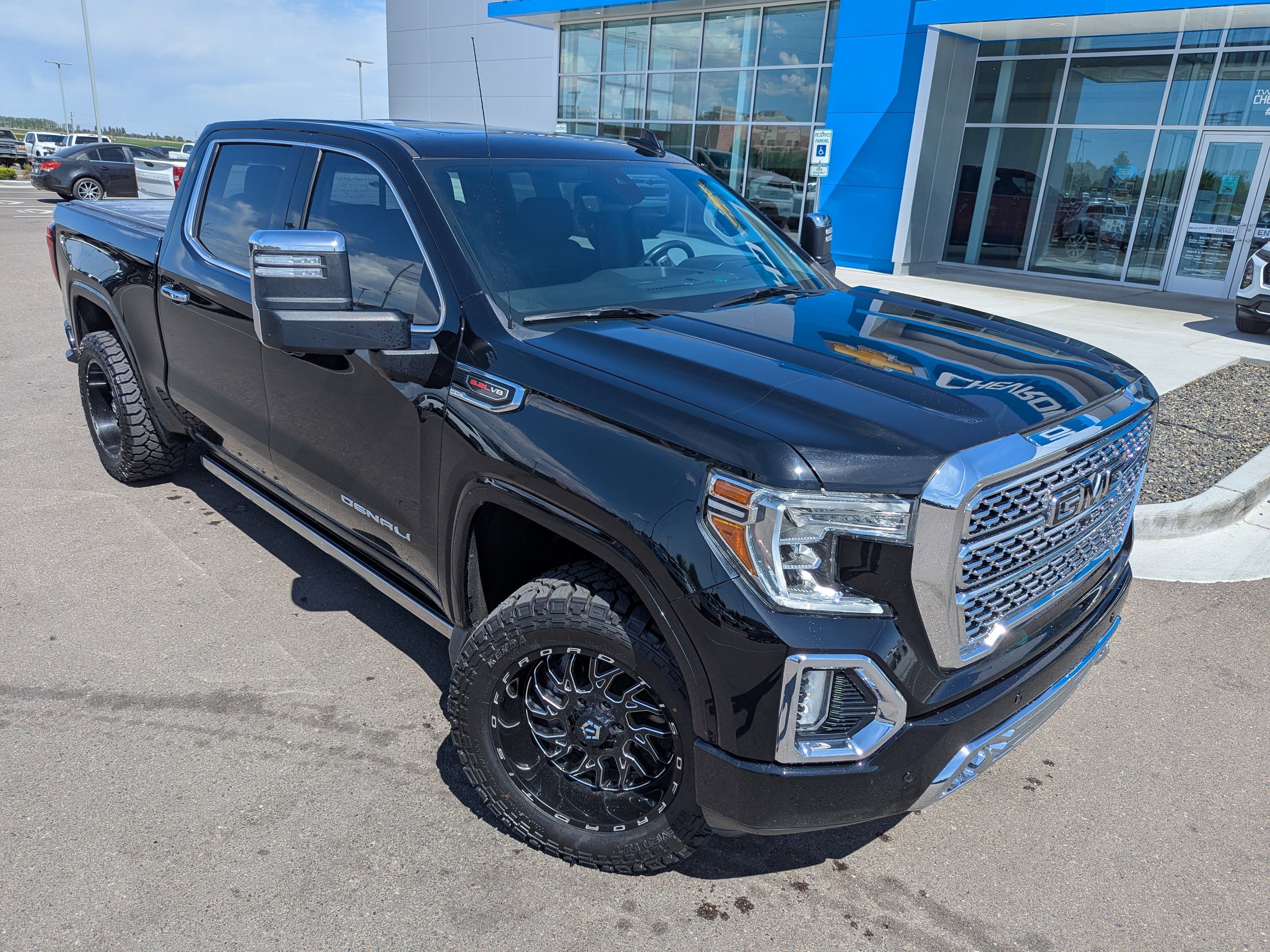 Used 2021 Black GMC Denali image 4