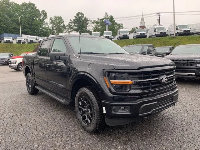 New 2026 Black Ford XLT image 2