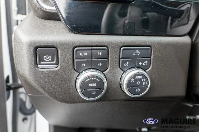 Used 2025 White GMC Elevation image 21