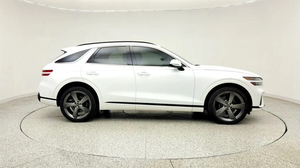 Used 2025 Uyuni White Genesis 3.5T Sport AWD w/ Sport Advanced & Sport Prestige Pkgs image 4