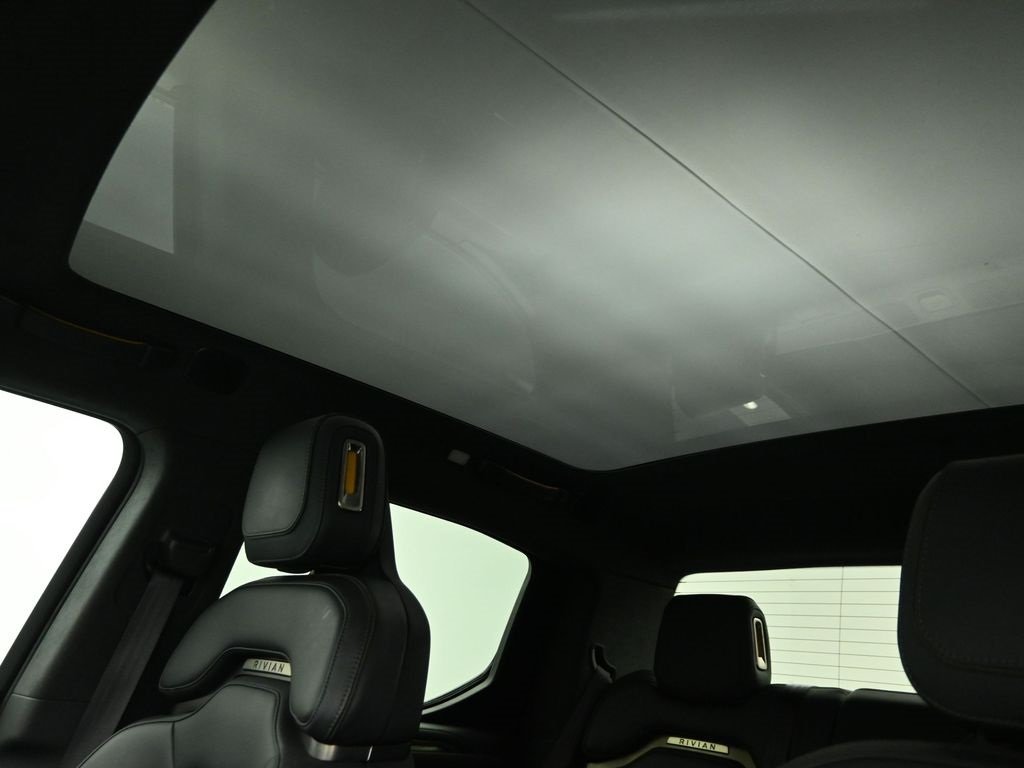 2022 RIVIAN R1T - Image 10