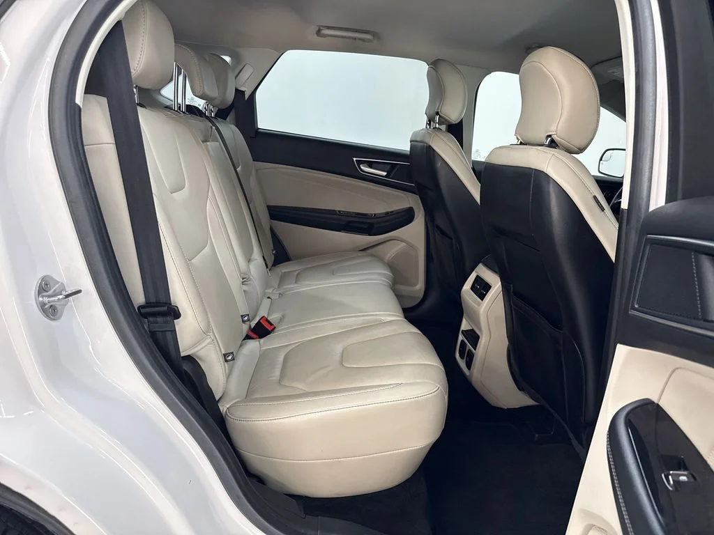 Used 2018 White Platinum Clearcoat Metallic Ford Titanium image 17