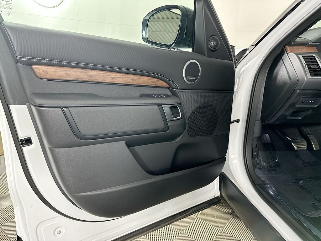 2025 Land Rover Discovery Dynamic SE - Photo 22