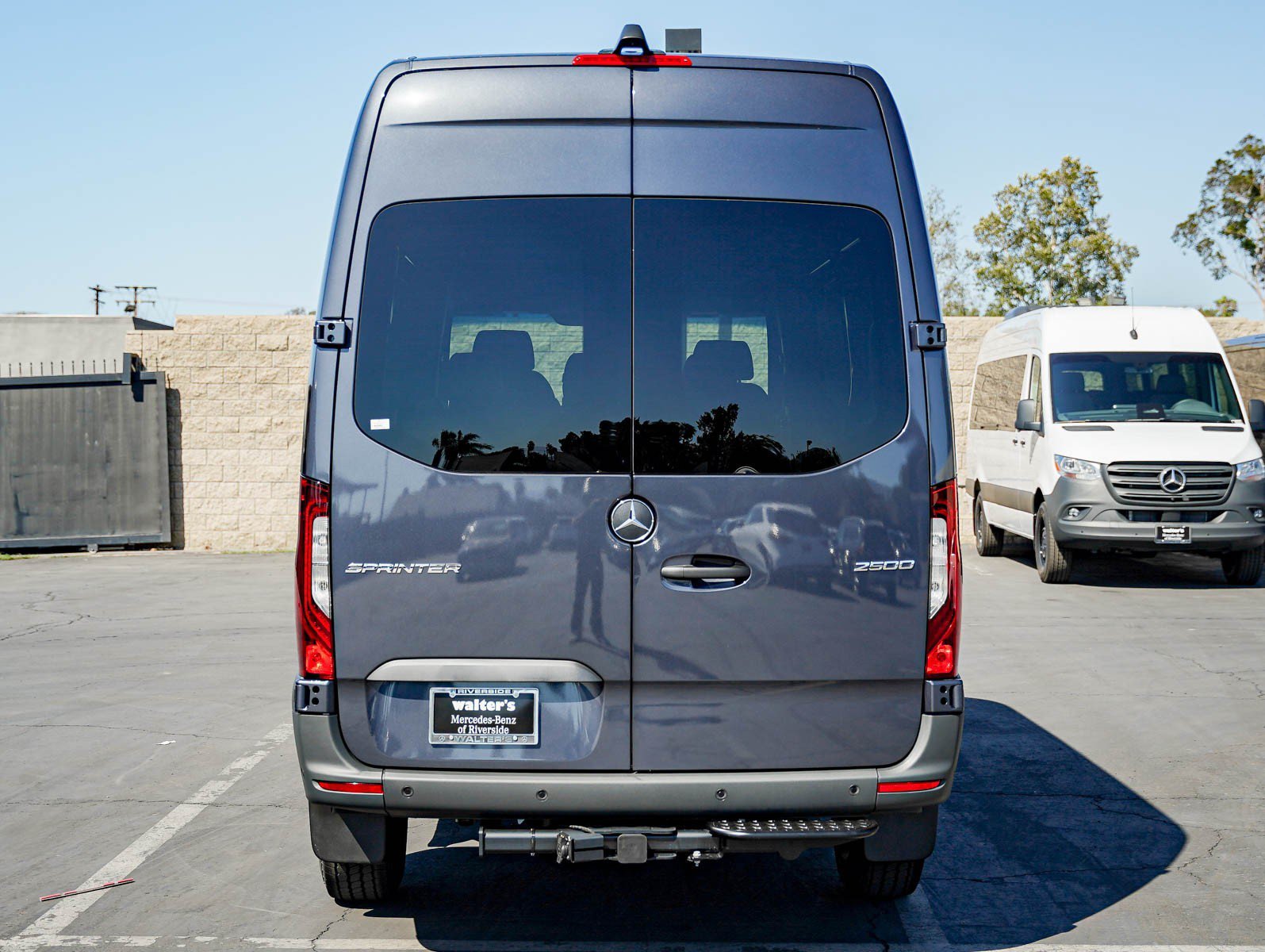 New 2026 Tenorite Gray Metallic Mercedes-Benz 2500 Standard Roof I4 Diesel HO 144 RWD image 5