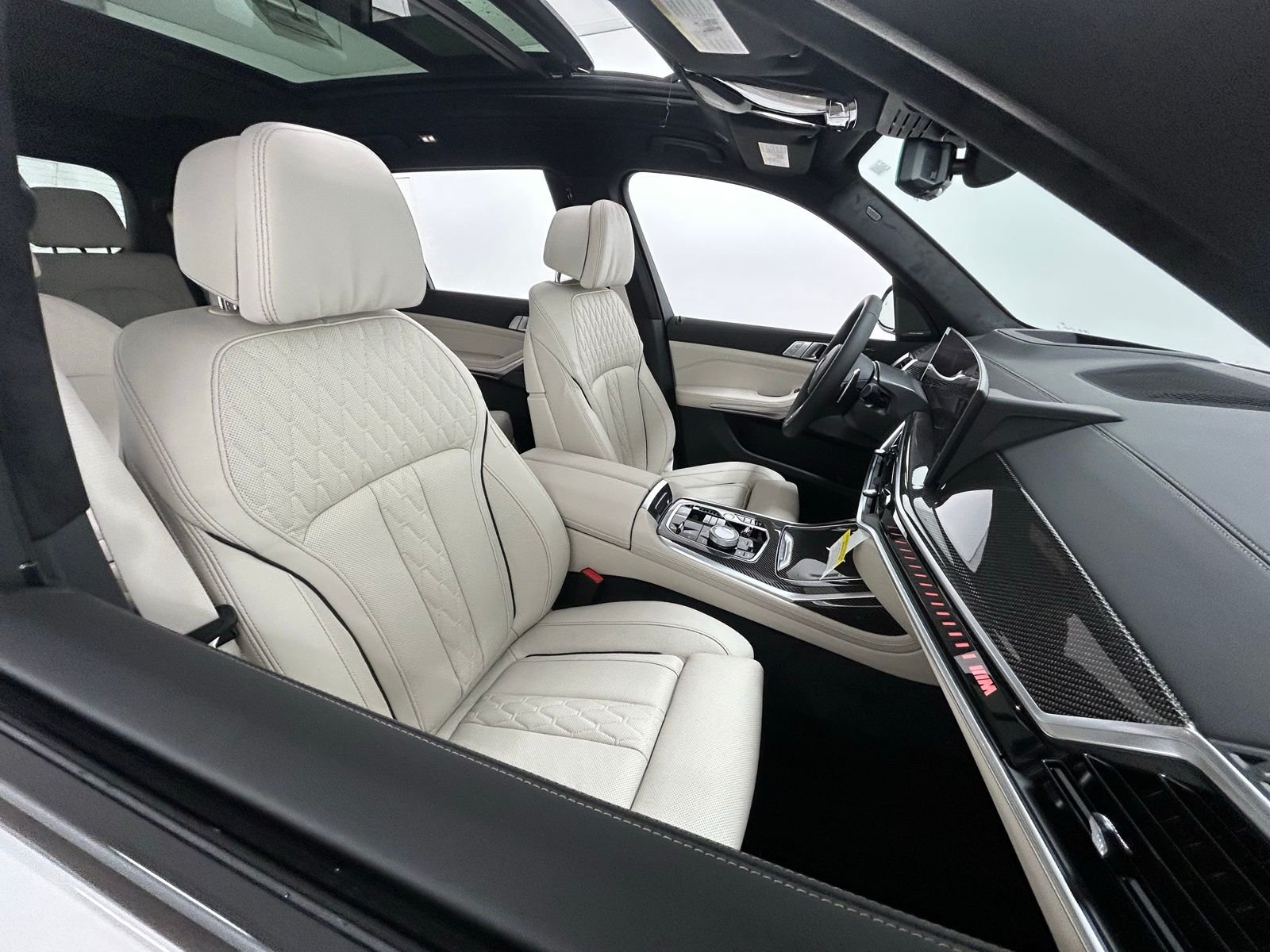 New 2026 Alpine White BMW M60i image 45