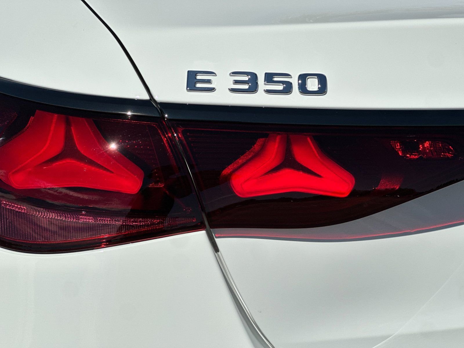 New 2027 Polar White Mercedes-Benz E 350 image 12