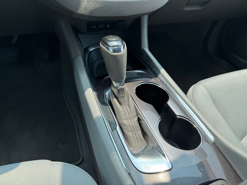Used 2019 Summit White Chevrolet LT image 22