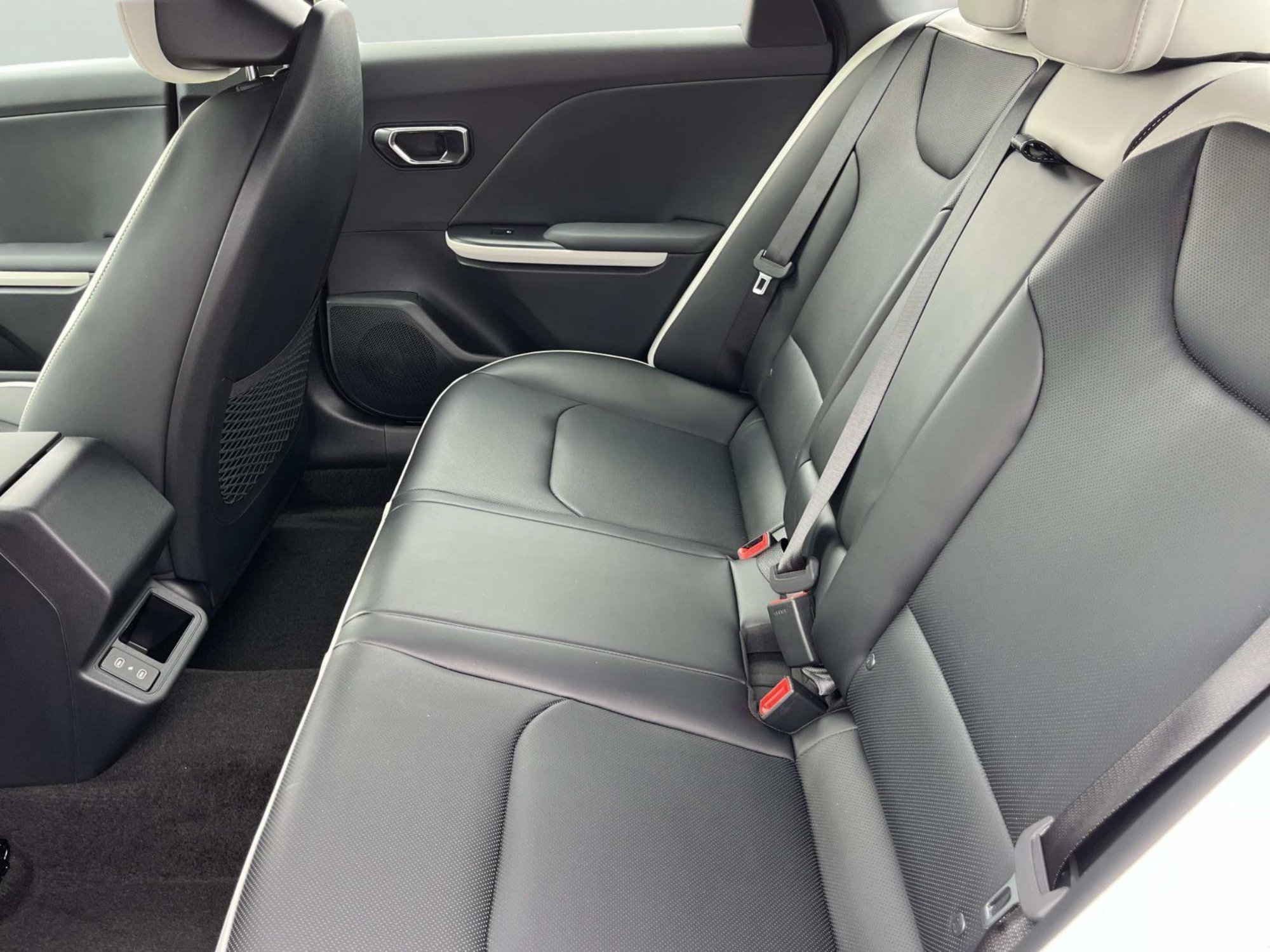 New 2026 Snow White Pearl Kia GT-Line image 19