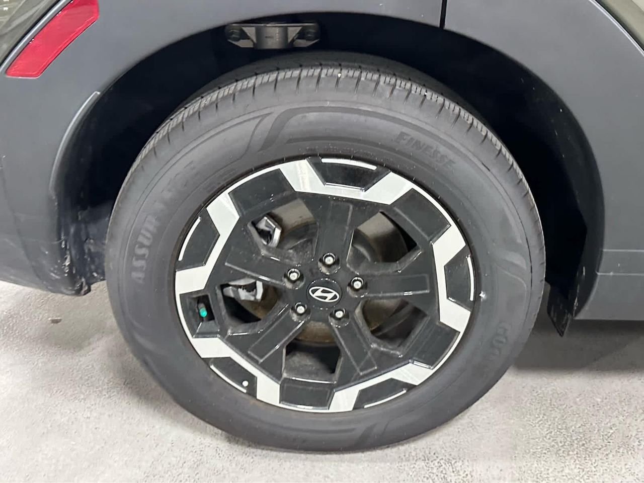 New 2025 Rockwood Green Hyundai SEL AWD image 15