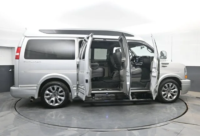 Used 2022 Silver GMC Work Van image 60