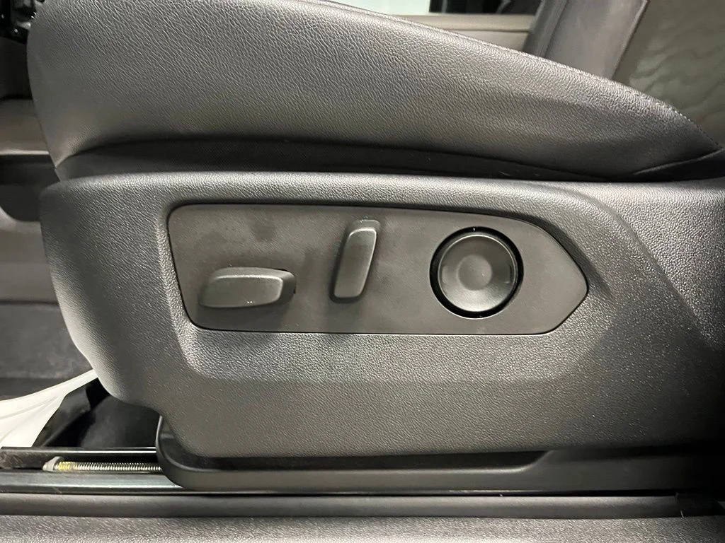 Used 2022 Blue Chevrolet ZR2 image 20