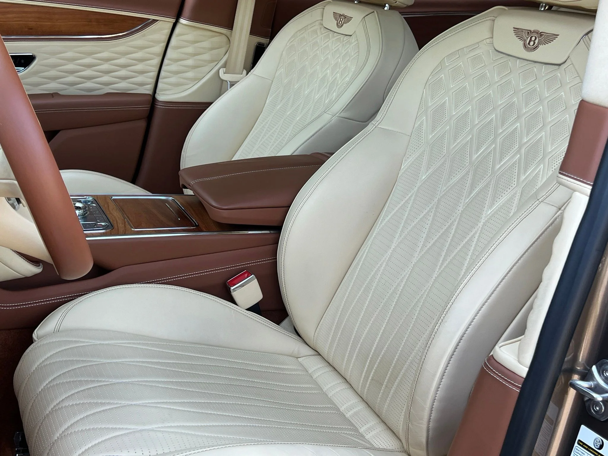 Used 2023 Gold Bentley Speed image 17