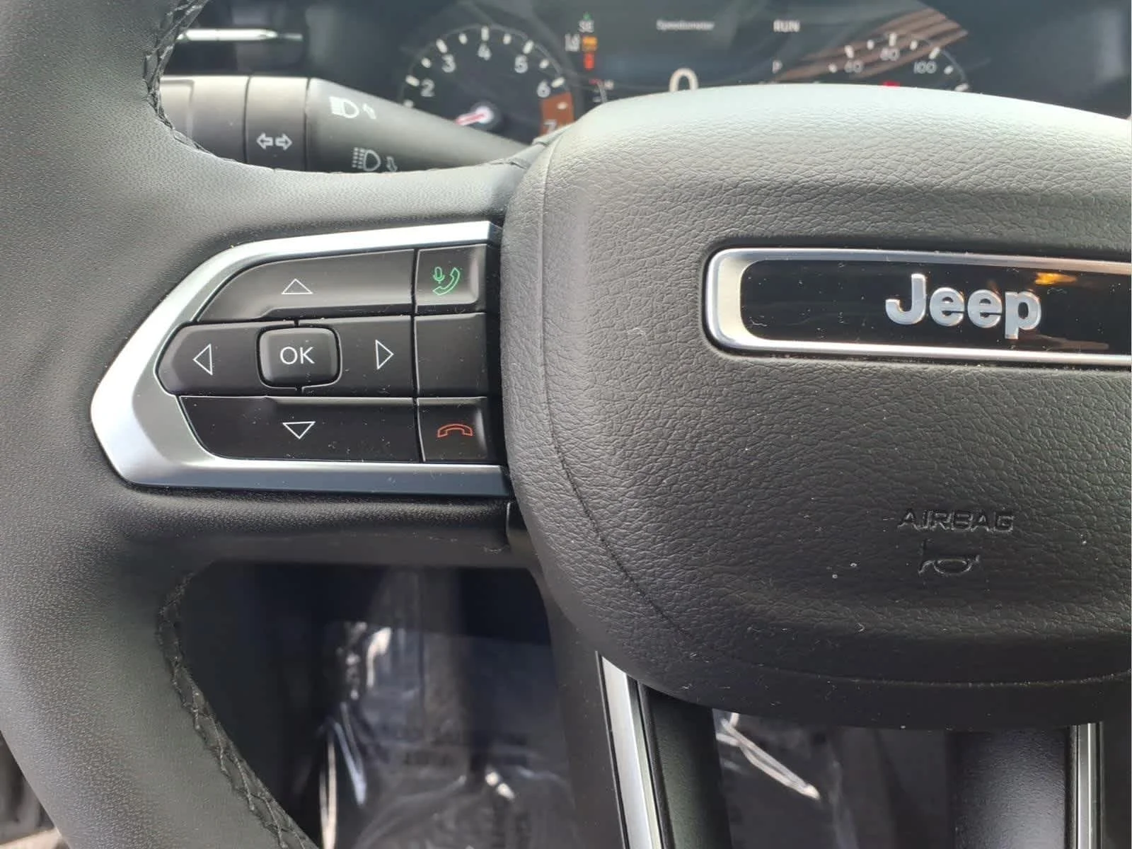 Used 2024 Sting-Gray Clearcoat Jeep Limited image 28