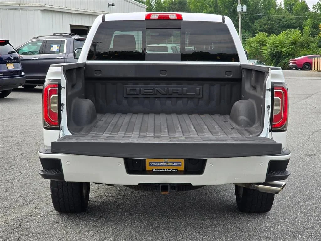 Used 2018 WHITE FROST TRICOAT GMC Denali image 26