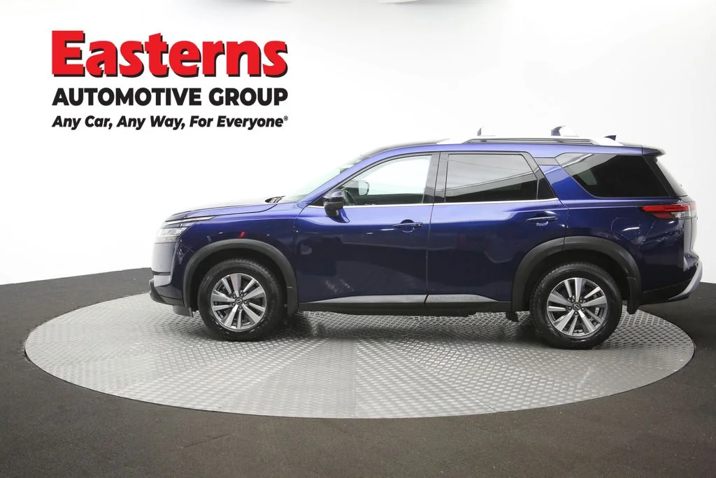 Used 2023 Blue Nissan SL image 61