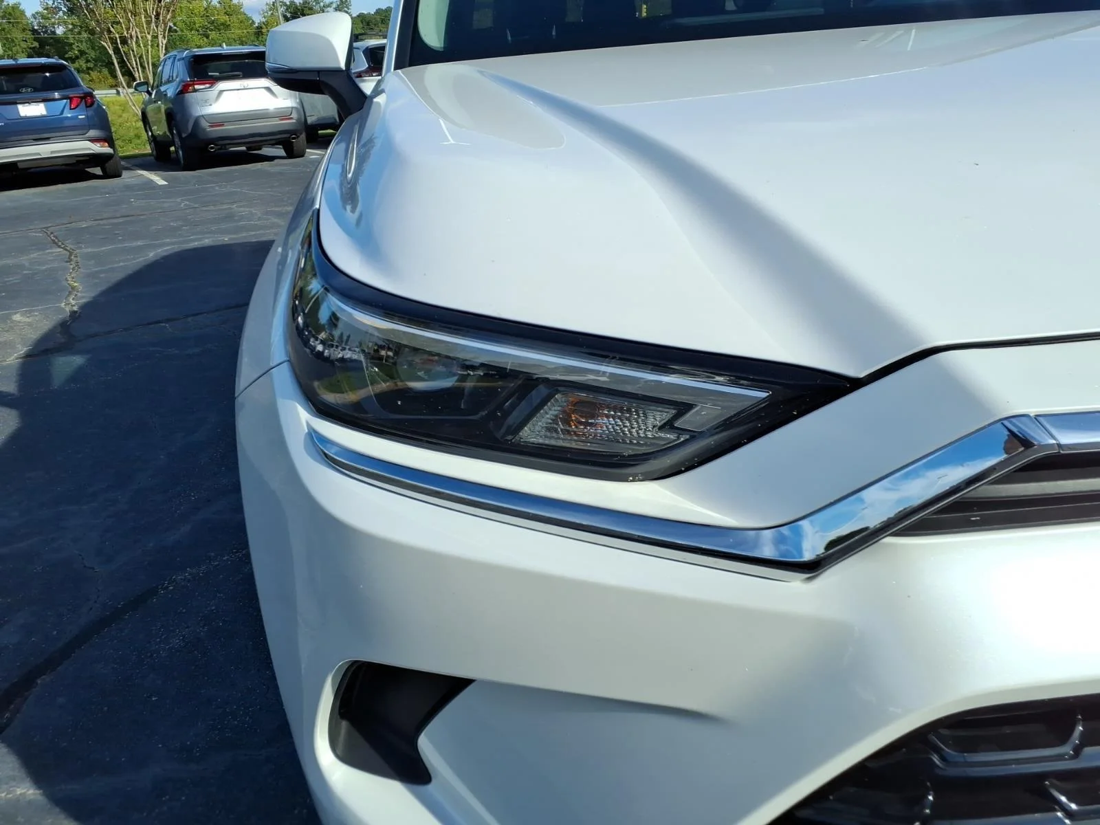 Used 2024 Wind Chill Pearl Toyota XLE image 15