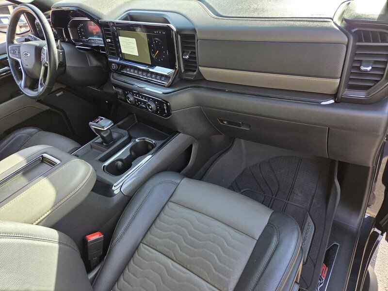 Used 2022 Gray Chevrolet ZR2 image 21