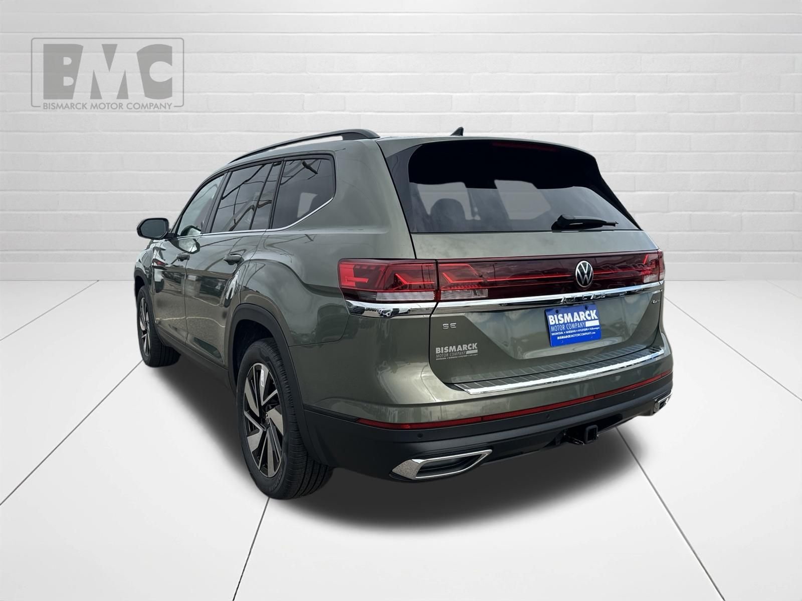 New 2026 Green Volkswagen 2.0T SE w/Technology image 4