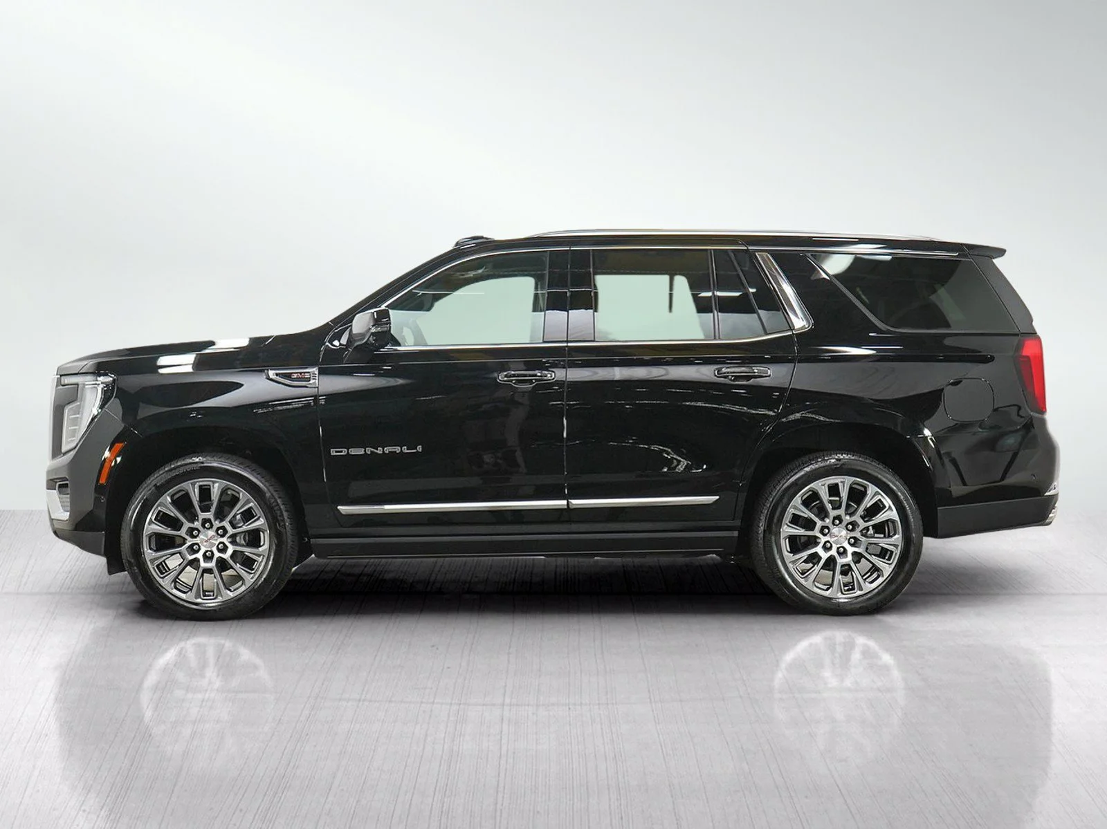 Used 2025 GMC Yukon Denali with VIN 1GKS2DRL5SR162796 for sale in Bloomington, Minnesota