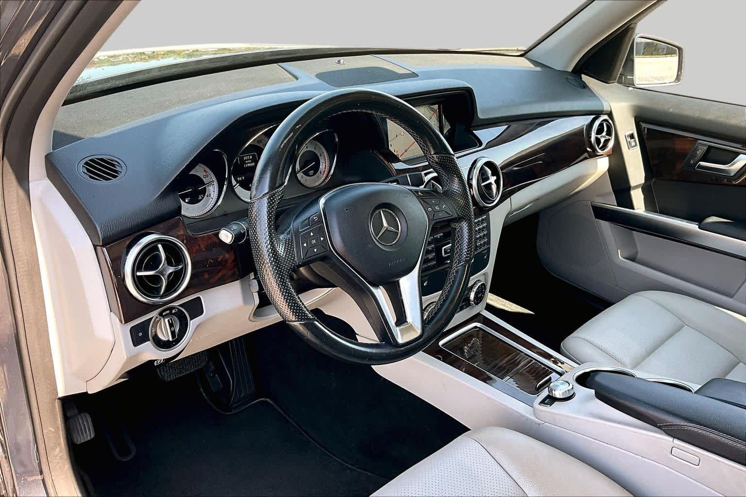 Used 2015 Steel Gray Metallic Mercedes-Benz GLK 350 image 18
