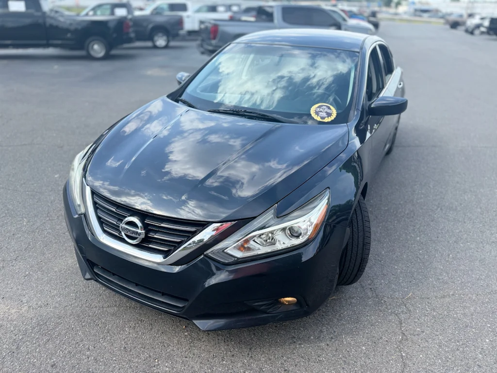 Used 2018 Storm Blue Nissan 2.5 SV image 15