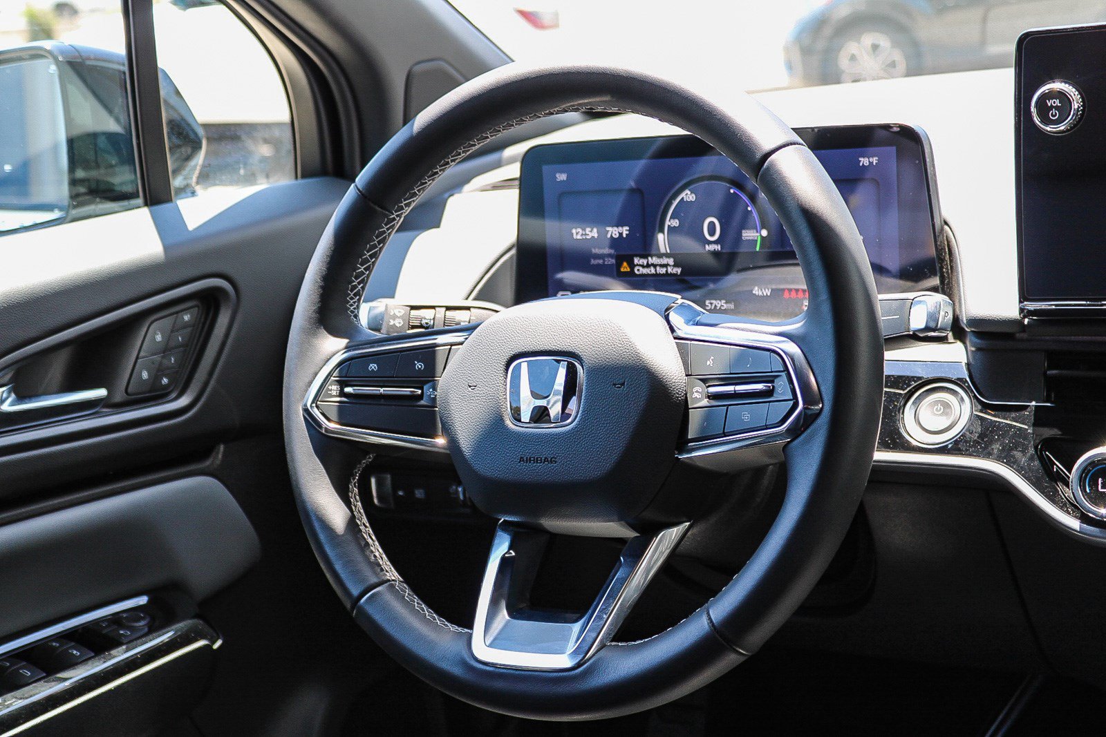 Used 2025 Sonic Gray Pearl Honda Touring image 17