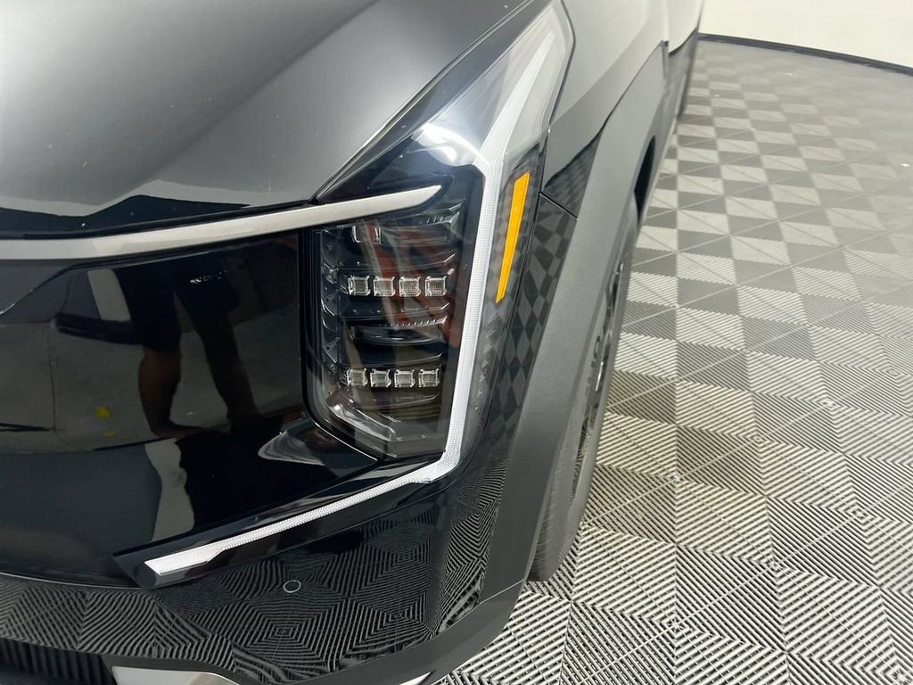New 2026 Ebony Black Kia Light RWD image 11