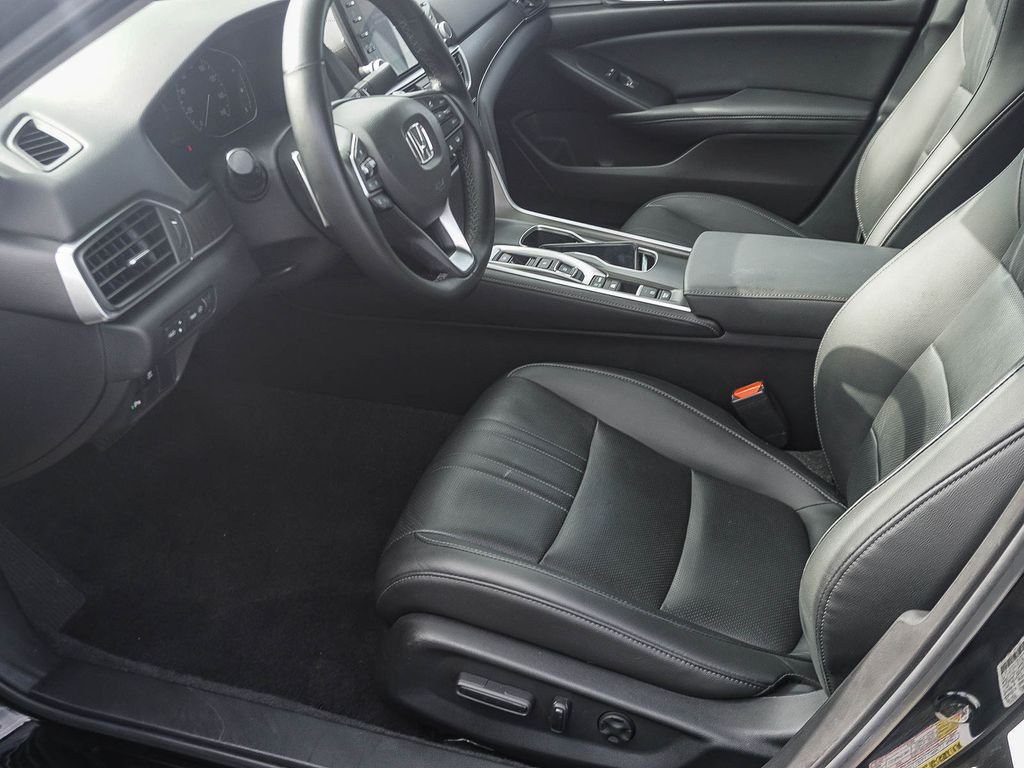 Used 2022  Honda Touring image 17