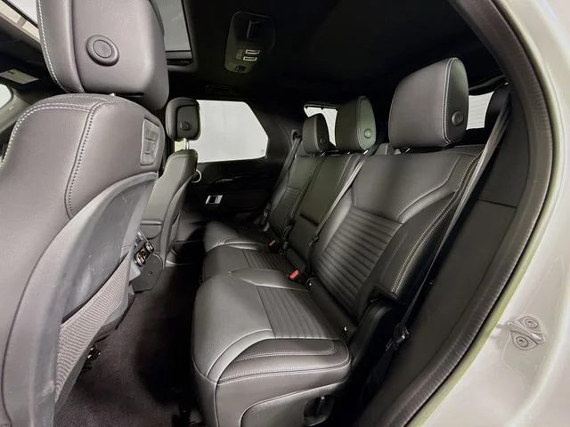 Used 2023 White Land Rover S R-Dynamic image 24